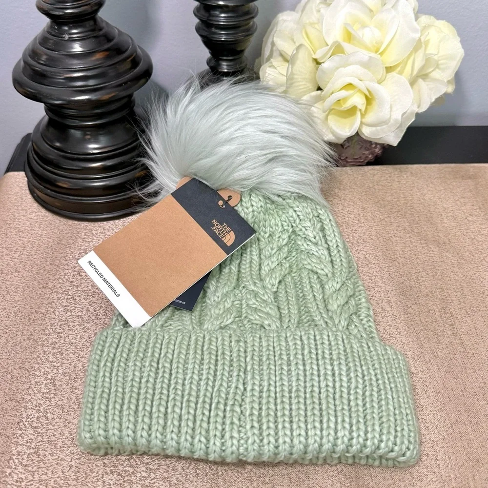 NWT The North Face Kids Youth/Junior Fur Pom Beanie Hat
